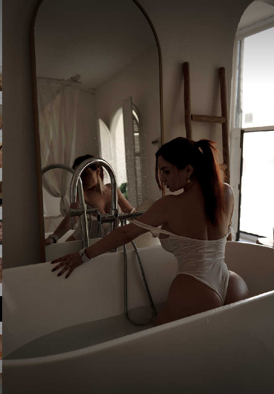 A playful frame from Miranda Faith nude — online in Bandar Lampung