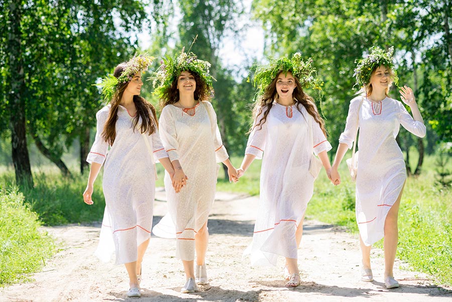 A cozy shot with Slavic girls — straight from Bandar Lampung