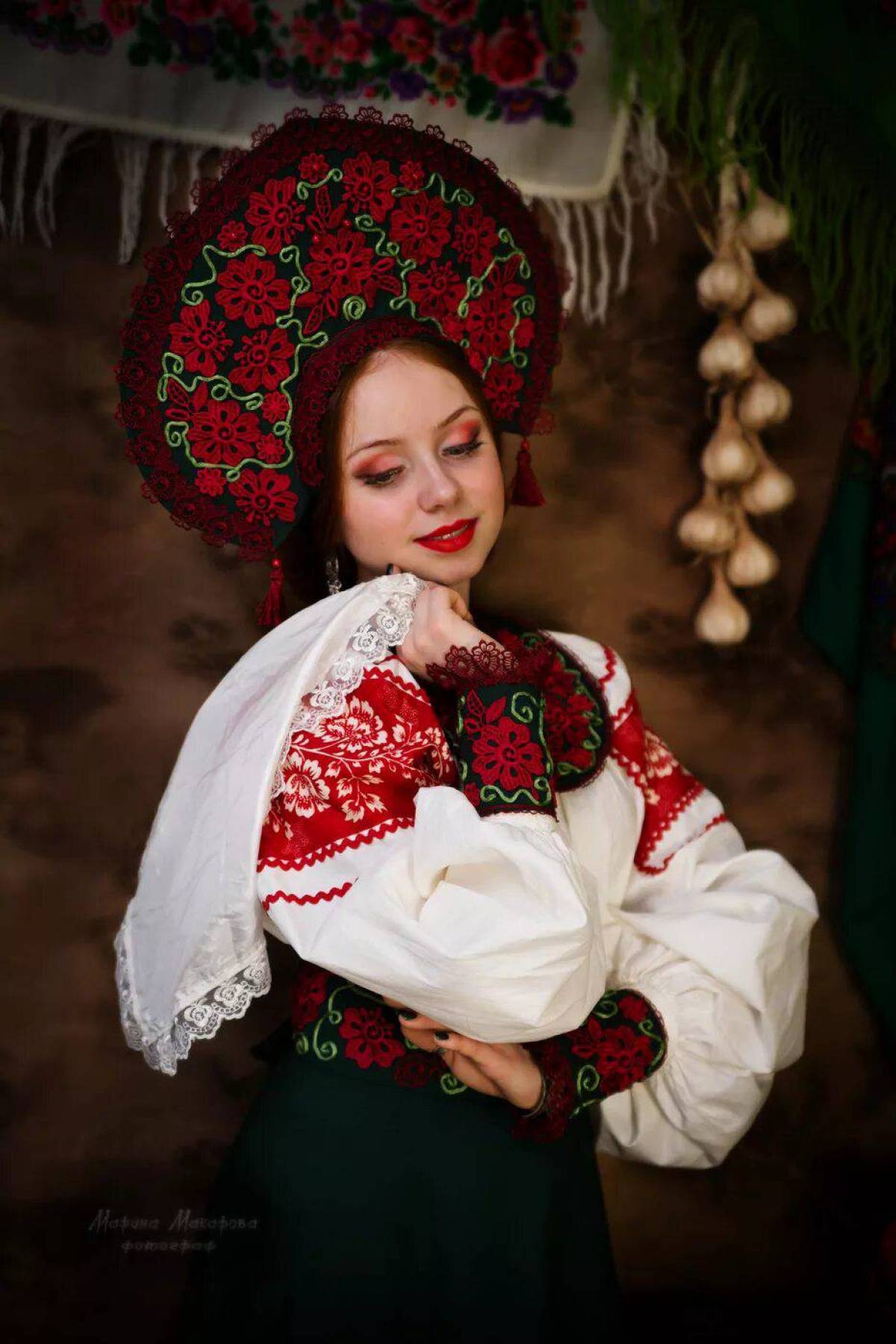 Take a pause and enjoy Women in Slavic costumes — streaming from Bandar Lampung