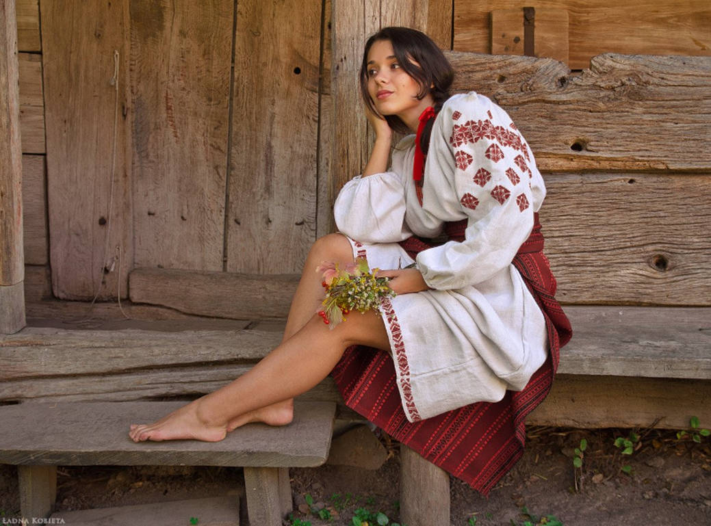 Fresh photos, fresh mood — Women in Slavic costumes online in Bandar Lampung