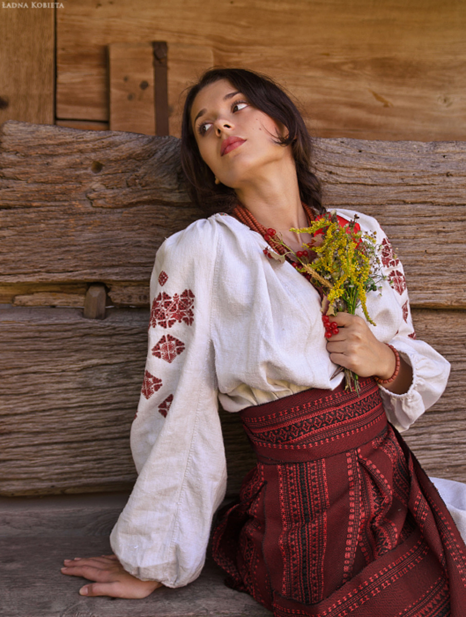 Close-up charm by Girls in Slavic costumes